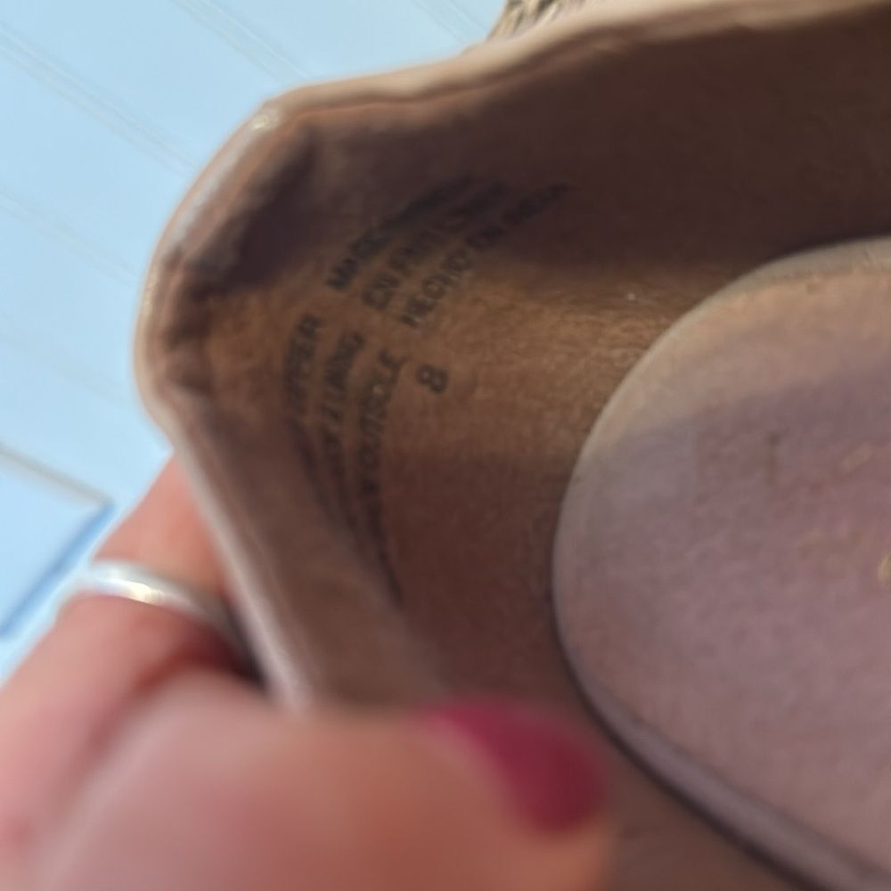 Anthropologie Open Toe Flats Metallic Beige Leather Shoes - Size: 8 - Picture 12 of 13
